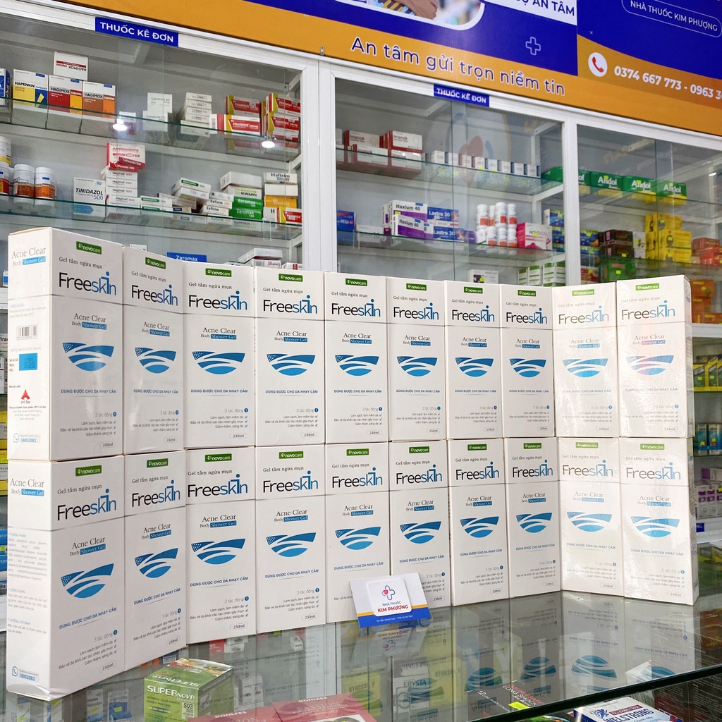 Sữa Tắm Giảm Mụn FreeSkin Chai 250ml, Giảm Mụn, Mờ Thâm, Sáng Da, Hàng Chính Hãng Thơm Novopharm