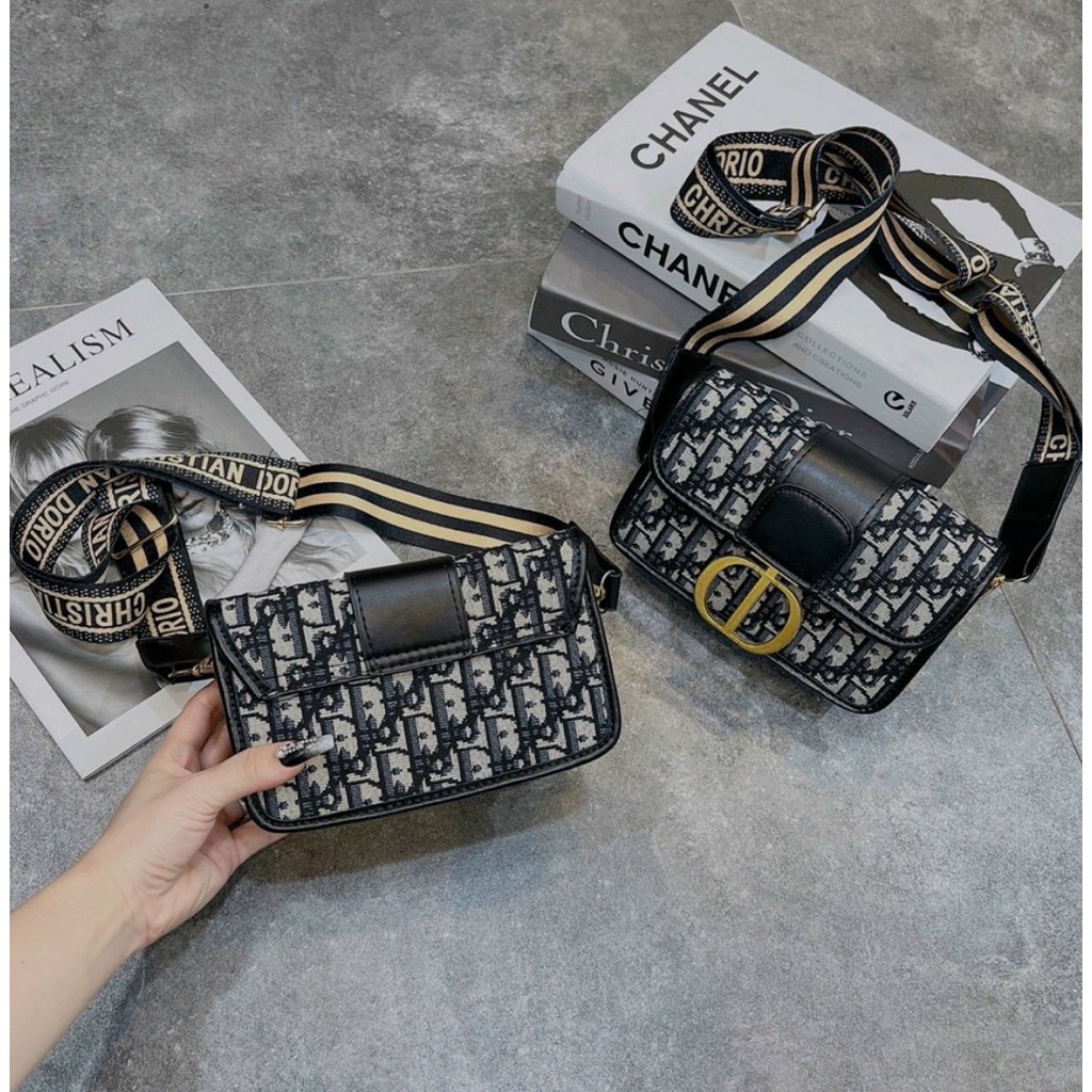 Túi đeo chéo Christian CD chất liệu vải dệt
