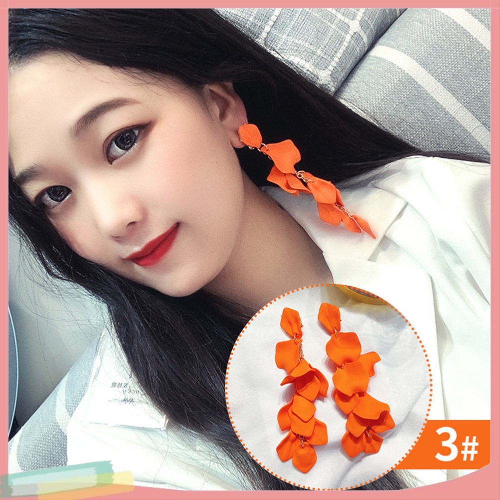 Đôi Khuyên Tai Hình Hoa Đính Kim Cương Giả Thời Trang Cho Nữ