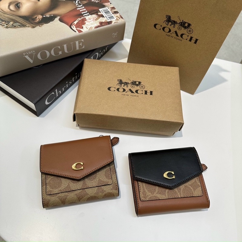 Ví coach nắp gập