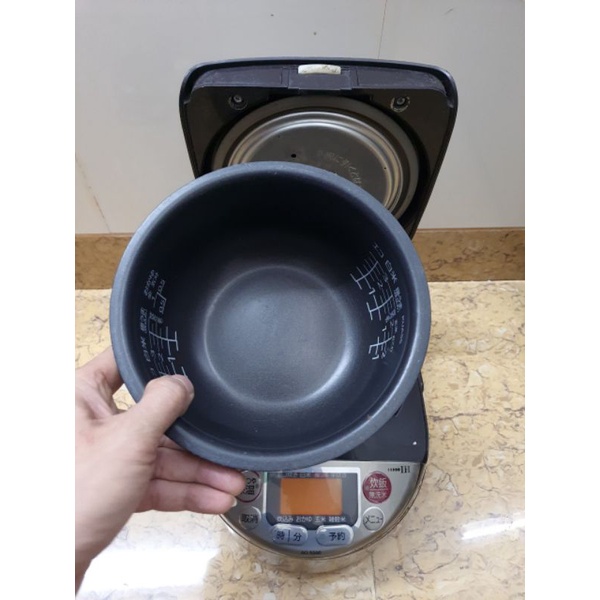 Nồi cơm điện cao tần Tiger 0.5l