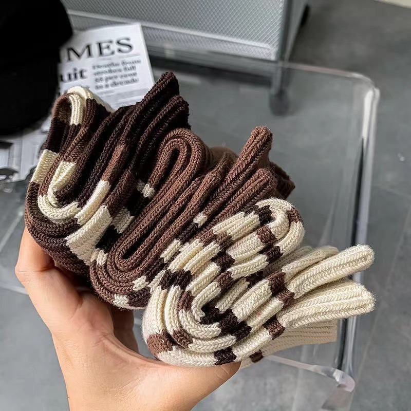 Vớ Thể Thao Cổ Cao Dày Dặn Họa Tiết Kẻ Sọc Thời Trang Thu Đông Cho Nữ