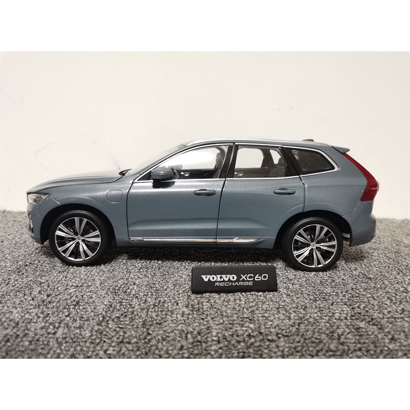 Mô hình xe Volvo XC60 tỉ lệ 1:18