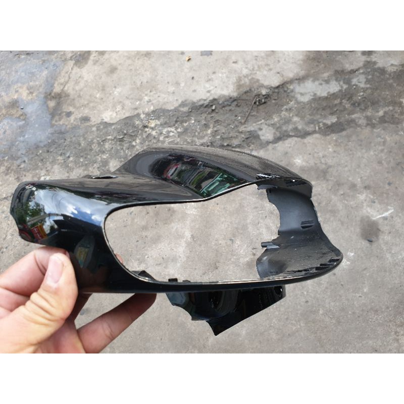 Nắp trước tay lái SYM Magic100 màu đen