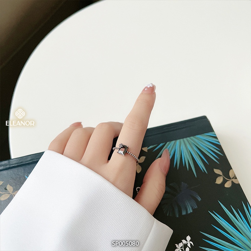 Nhẫn nữ hở bạc 925 Eleanor Accessories hình chữ nhật phối bông hoa đính đá màu đen sang trọng phụ kiện trang sức 5080