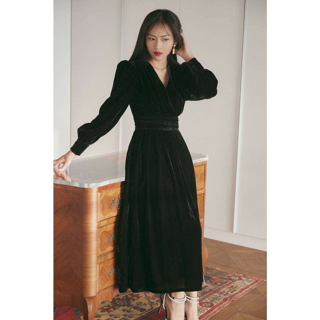 Silk Velvet V Dress HUONG BOUTIQUE HBV1223, 2 màu đen & hồng