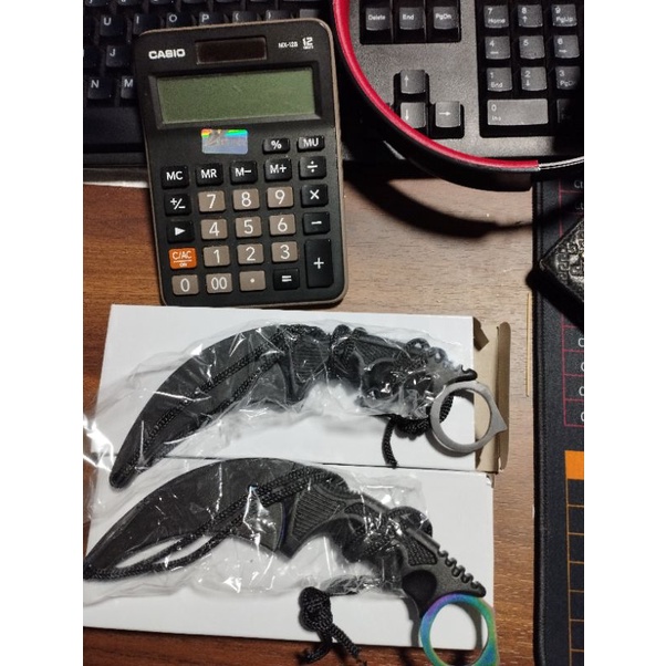 Dao Phượt Karambit có bao bọc lưỡi nhựa tiện lợi đi du lịch