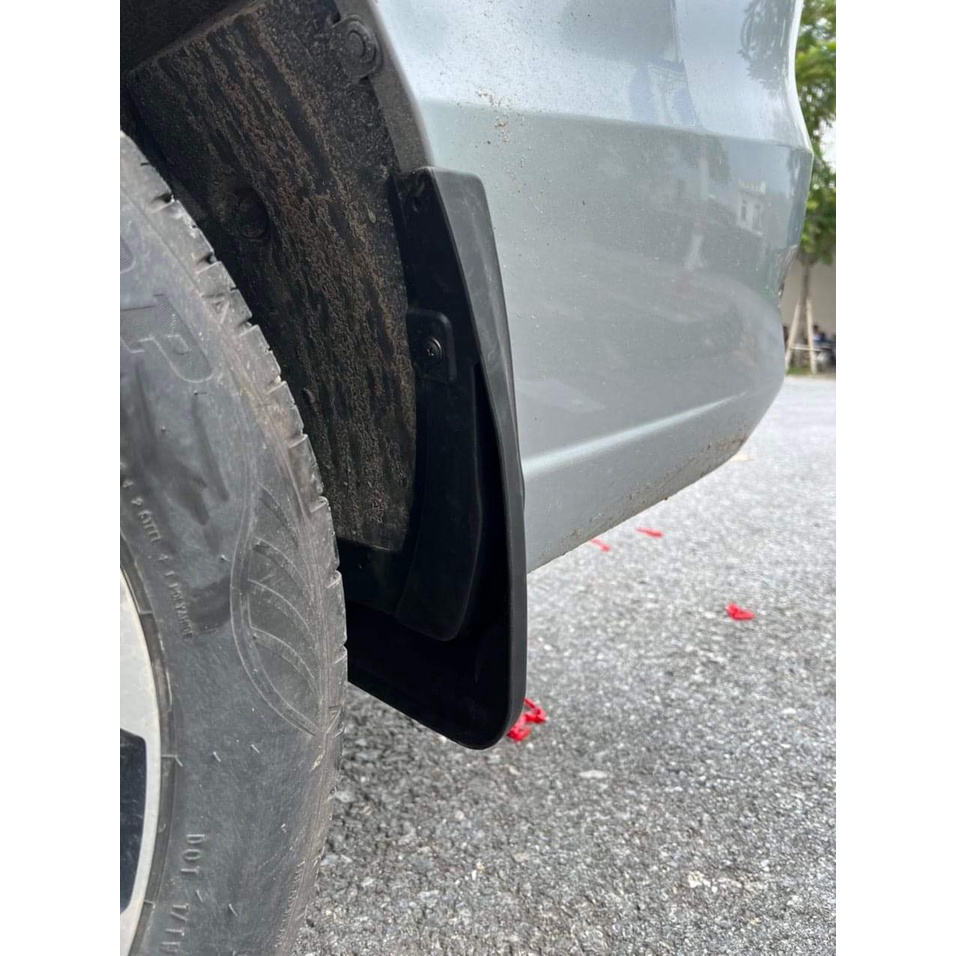 Bộ Chắn Bùn Bánh Xe Toyota AVANZA 2022-23 Mẫu Nhựa Đen Cao Cấp