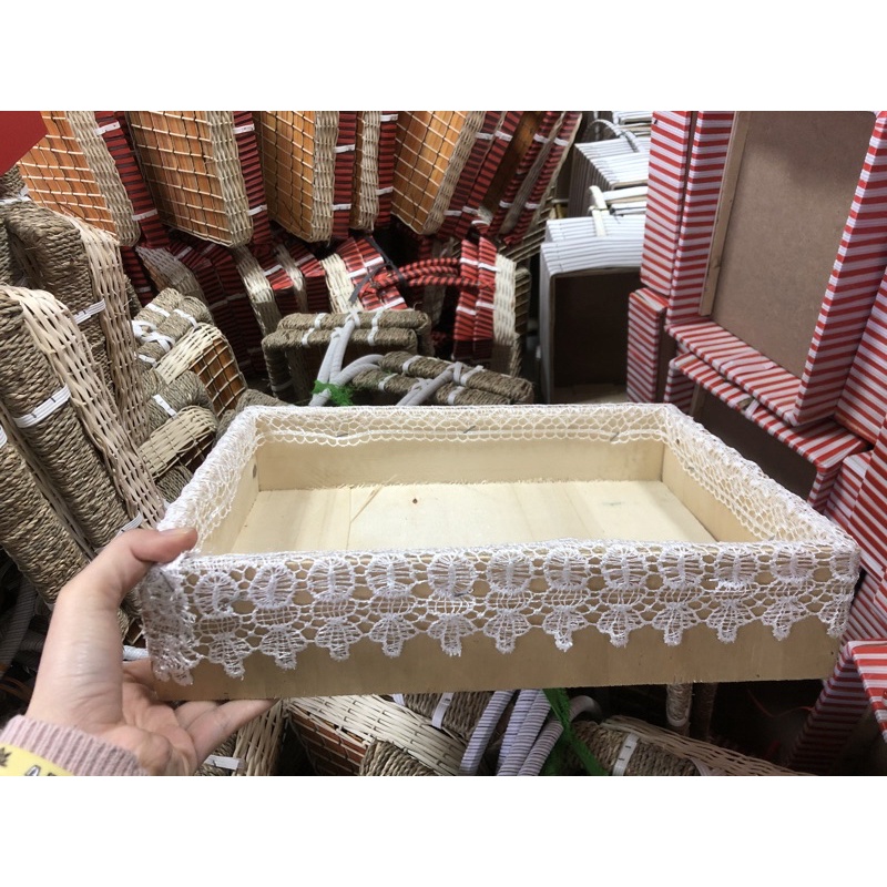 khay gỗ ren làm giỏ quà tết