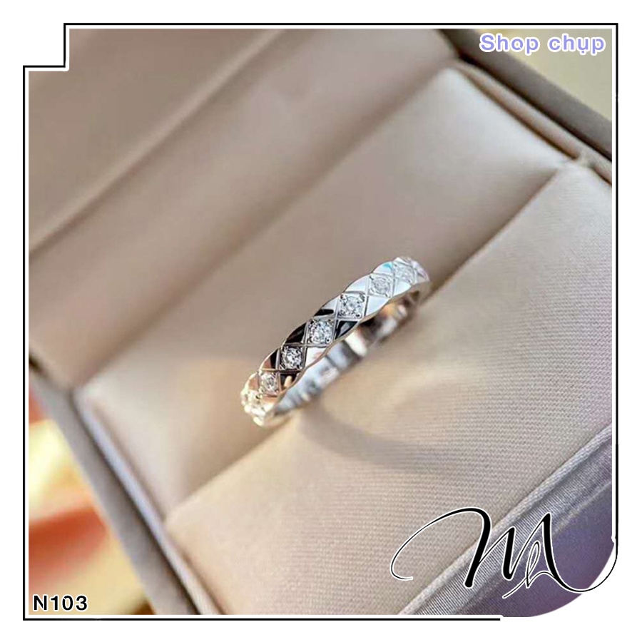 Nhẫn nữ Titan chạm hình thoi phối đá trắng - Măng's House N103
