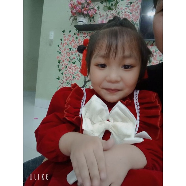 Váy nhung chất đẹp cho bé