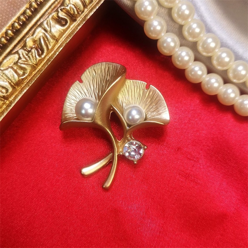 Ghim Cài Áo Phong Cách Baroque Cổ Điển