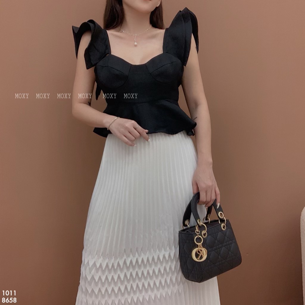 MOST1011 - Audrey V-neck Top