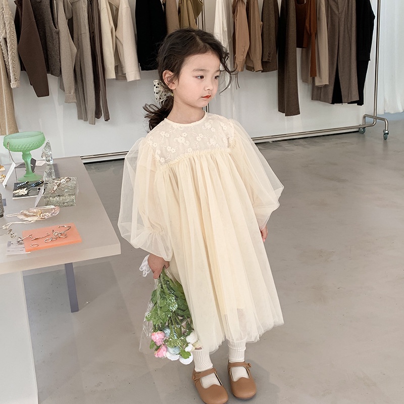 Đầm, váy trắng kem xoè phồng cho bé gái