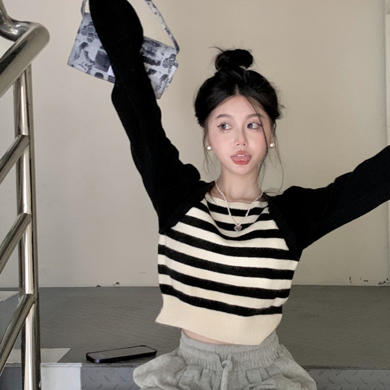 Áo sweater IELGY dáng rộng ngắn thời trang cho nữ