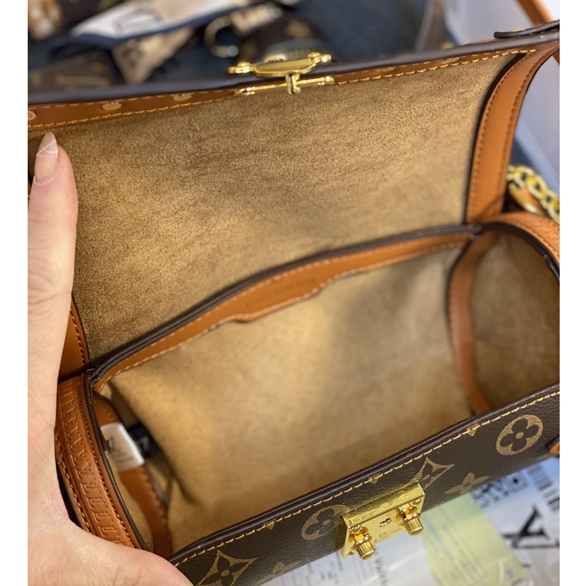 Túi Xách Nữ L.V Size 22 cm Đeo Chéo Dây Da Họa Tiết Bản To Kèm Dây Xích Hàng Cao Cấp Phong Cách Retro Mùa Đông Mới