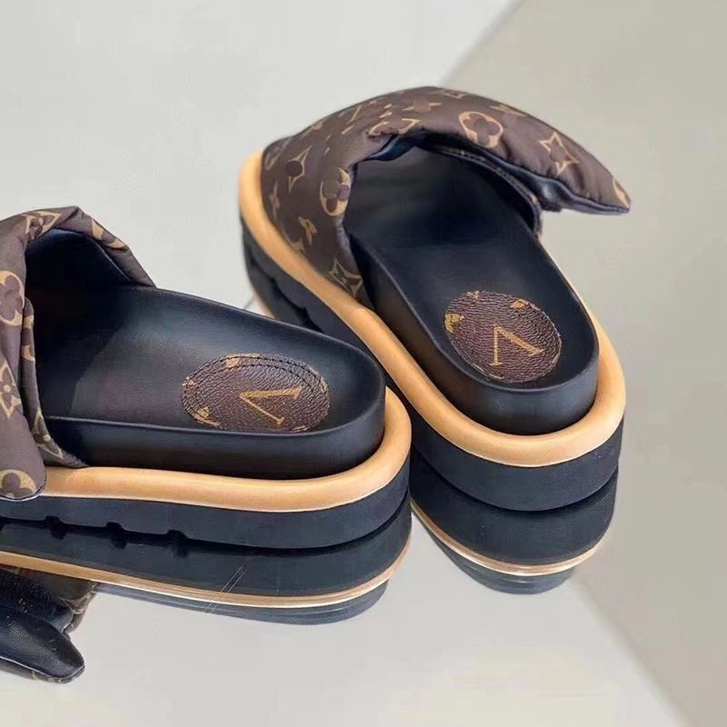 LV LouisVuitton Mao Mao slippers 2022 Fall/Winter New Internet celebrity same style lamb wool L letter outer wear with slippers