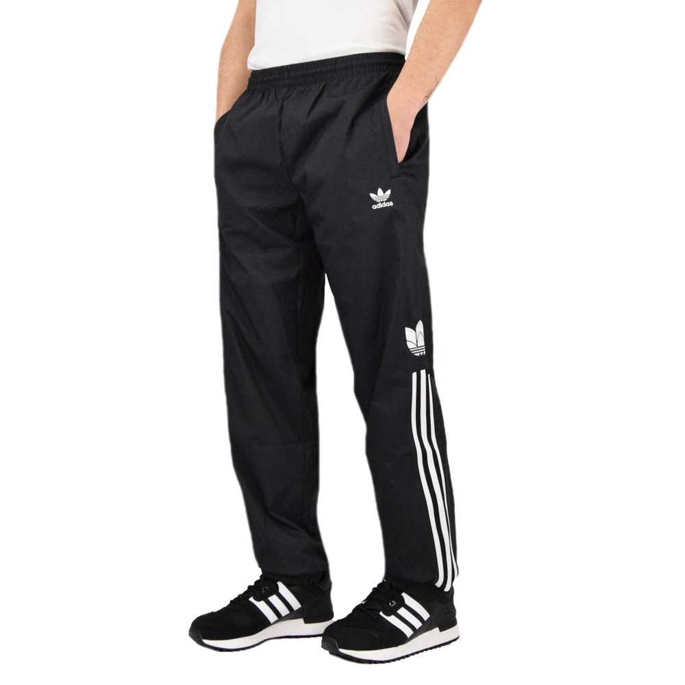 Quần Gió Adidas Adicolor 3D Trefoil GN3543 chỉ duy nhất size XS âu