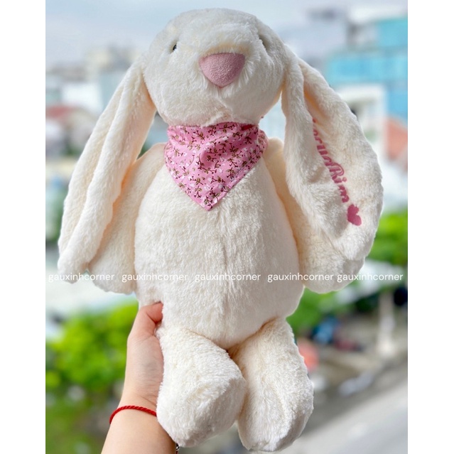 Thỏ bông thêu tên màu TRẮNG KEM lông mềm kèm yếm hoa loại 1 cao cấp quà tặng cho bé jellycat