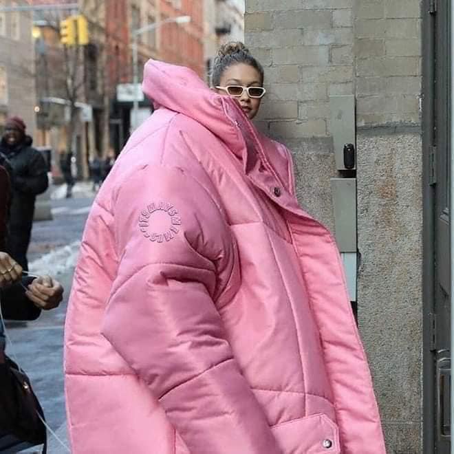 Áo khoác phao khổng Lồ phong cách Gigi Hadid, Kendall Jenner áo TO như cái chăn cho mọi người tham khảo