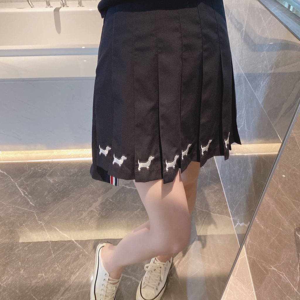 Thom Browne hem embroidered puppy front short back long pleated skirt women's skirt skirt spring and autumn summer high waist skirt A- Line skirt 1KLE