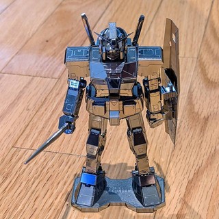 Mô hình kim loại lắp ráp 3D robot gundam bạc (chưa ráp)
