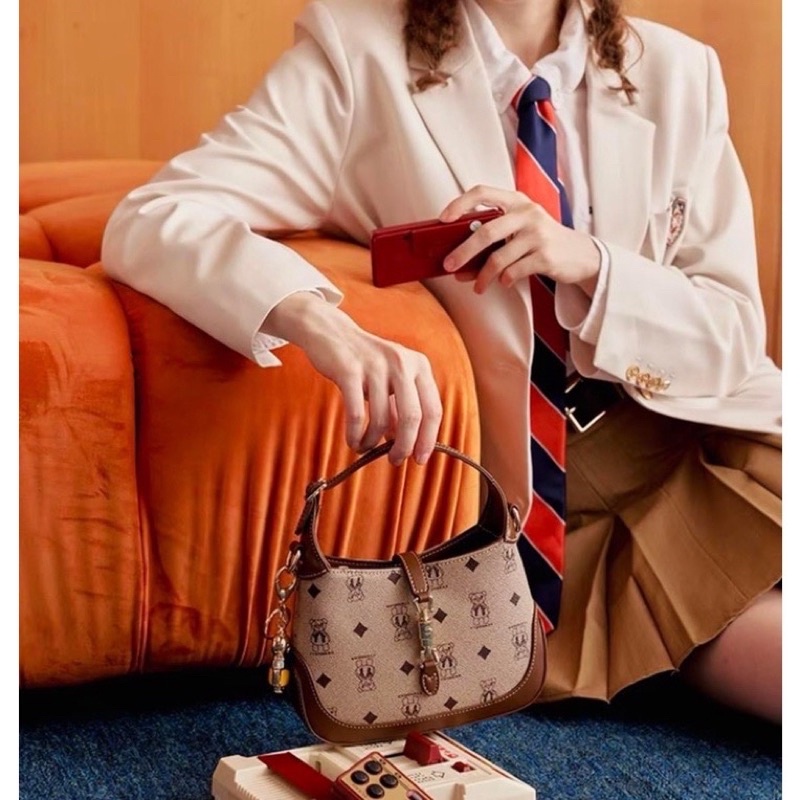 [HÀNG MỚI VỀ] TÚI CẦM TAY CÓ NÚT KHOÁ CHÍNH HÃNG TTWN BEAR - PICK UP TRỰC TIẾP TẠI STORE THÁI - SẴN SHIP HOẢ TỐC