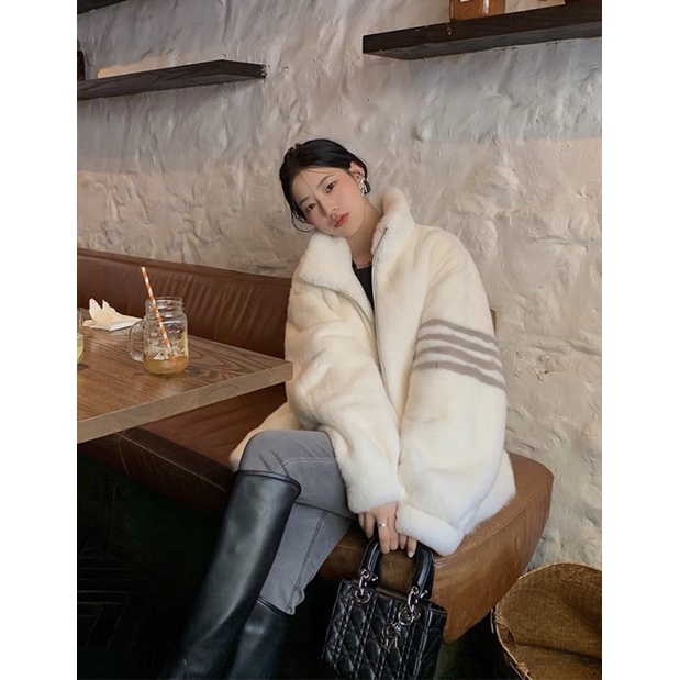 Áo Khoác Thom Lông Cừu Dày Dặn Phối Kẻ Sọc Tay Phong Cách Trẻ Trung Năng Động Fom Nam Nữ Trend