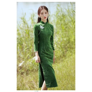 Sườn xám nhung xanh lá