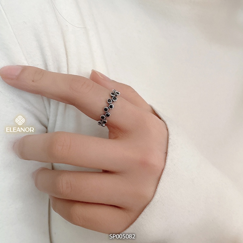 Nhẫn nữ hở bạc 925 Eleanor Accessories hình tròn zigzag đính đá màu đen cá tính phụ kiện trang sức 5082