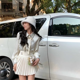 Chân váy dập ly phối logo xinh ❤️❤️❤️ (u)