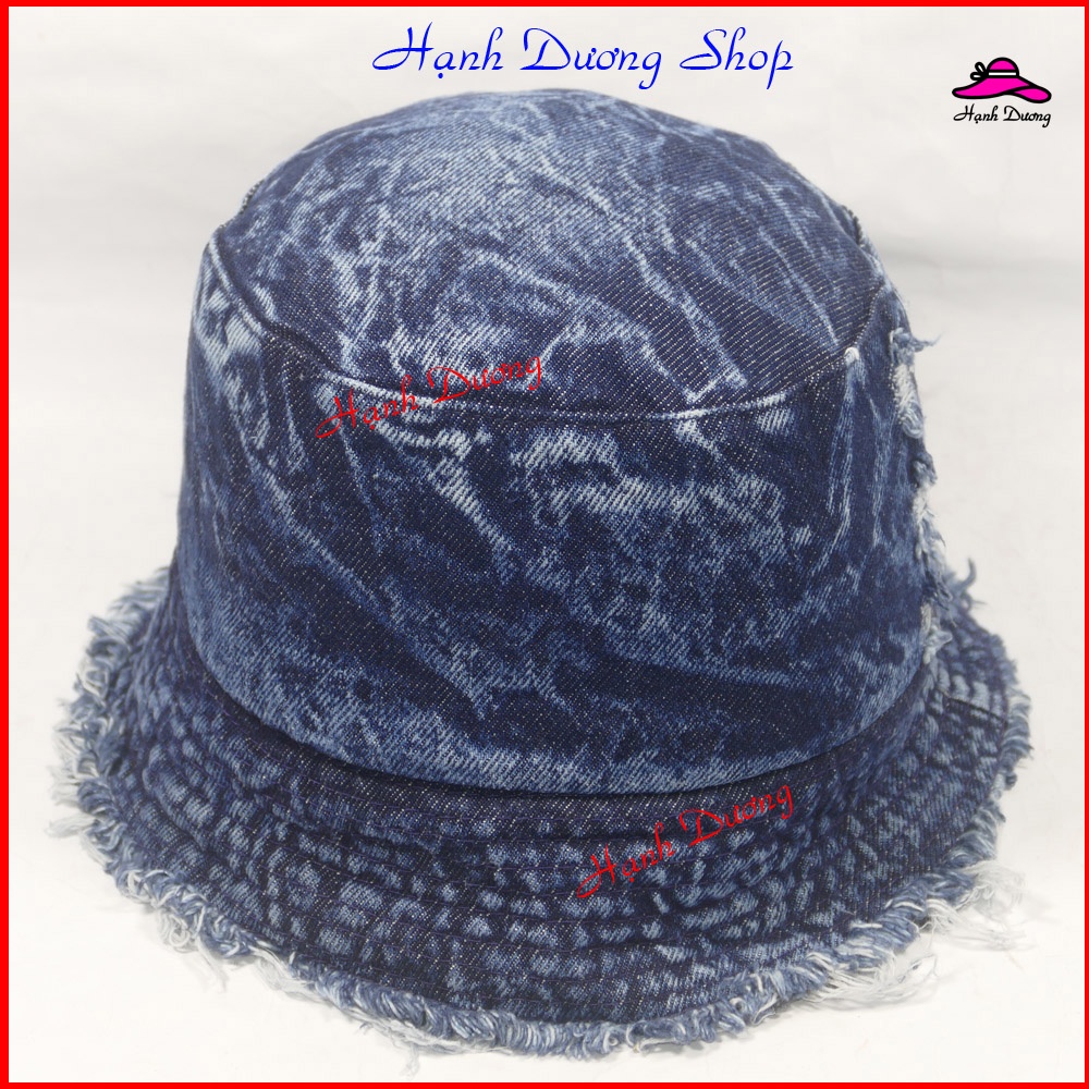 Mũ tai bào Jeans thiêu chữ phong cách có thiết kế thời thượng. Nón bucket có chất liệu vải cao cấp