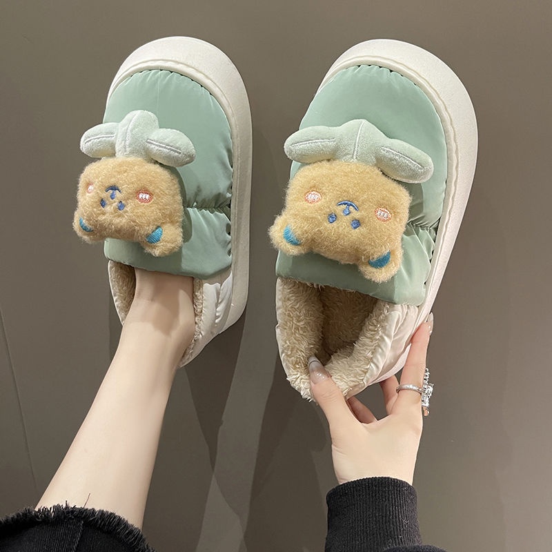 Dép lê bông bít mũi dễ thương nữ đi bên ngoài