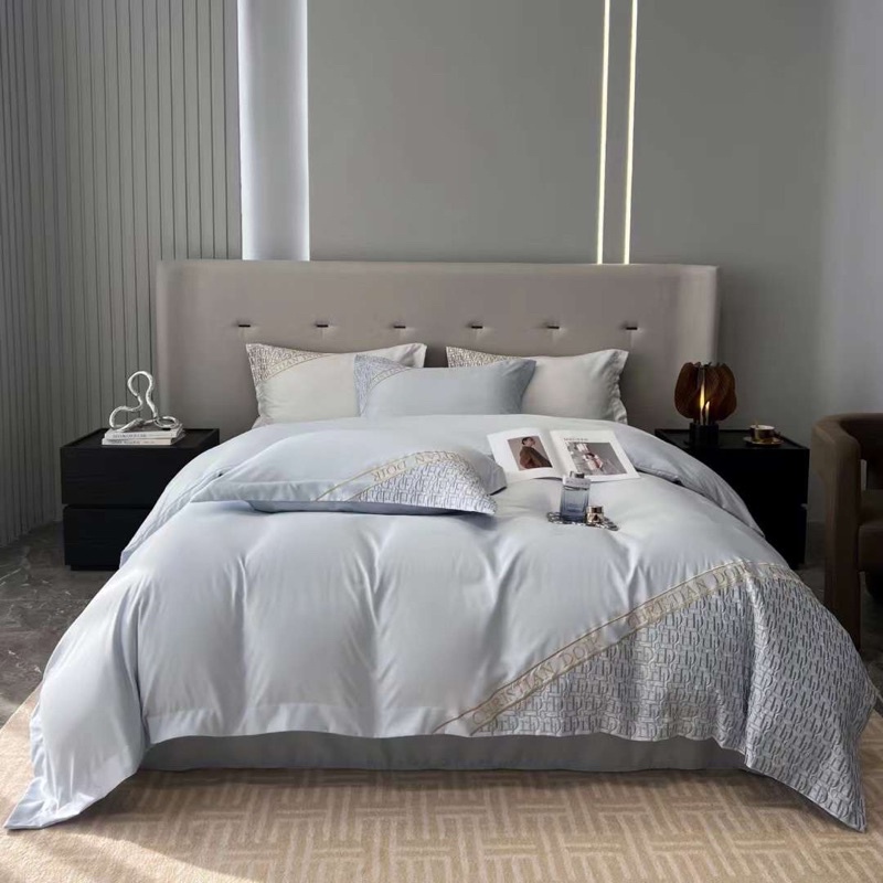 Bộ chăn ga gối thương hiệu thêu dior Vải linen silk mền mịn thoáng mát sẵn tại Sam-Store