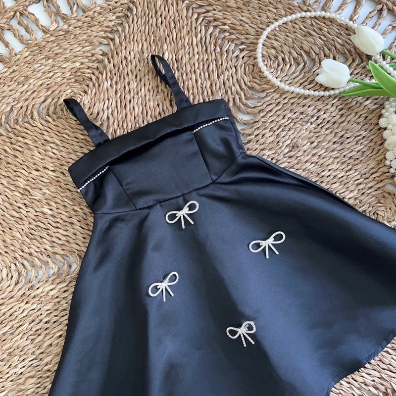 Váy đầm tacta 2 dây đính nơ cho bé gái 9-28kg