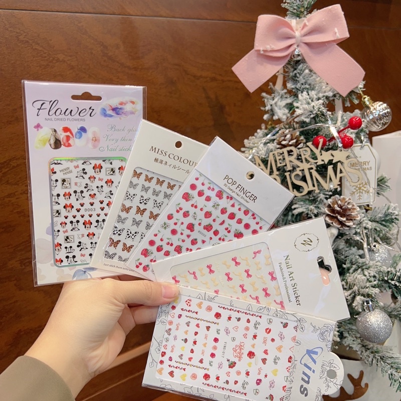 Tặng 1 sticker ngẫu nhiên