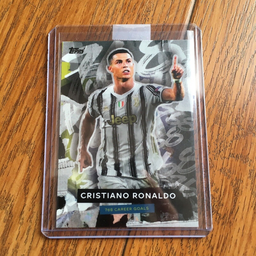 Thẻ cầu thủ Cristiano Ronaldo 768 Career Goals topps 2021 Juventus Live Rare