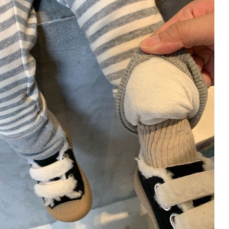 Quần lót lông cho bé Quần dài lót lông họa tiết kẻ ngang có đáp phía dưới chất len gân co giãn tốt hàng QCCC