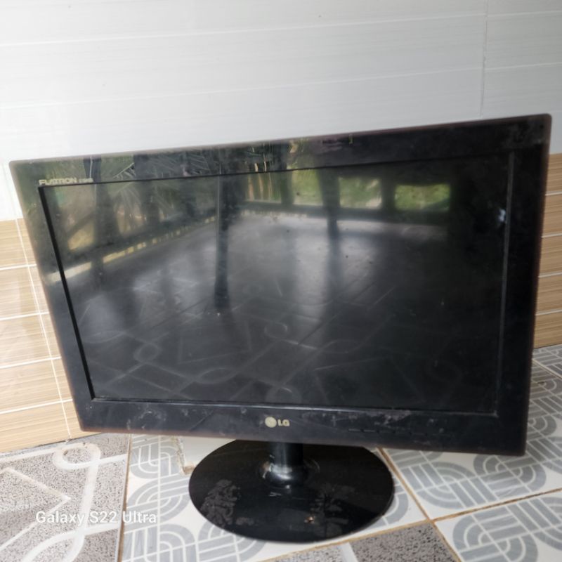 màn hình lg 19 inch tình trạng như clip(giá chưa kèm adapter)