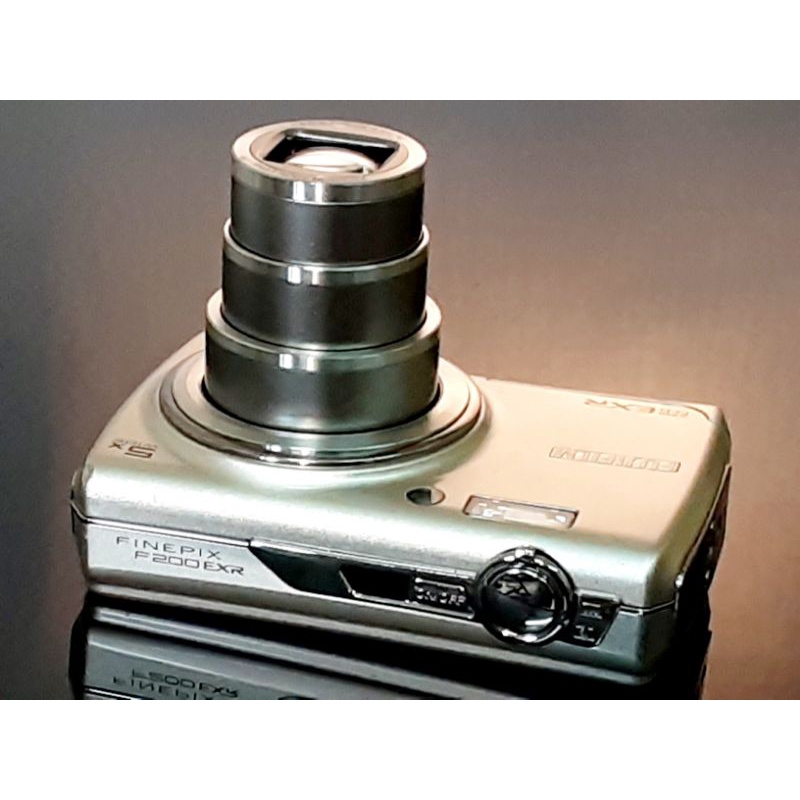 Máy ảnh kts fuji F200 exr Vintage