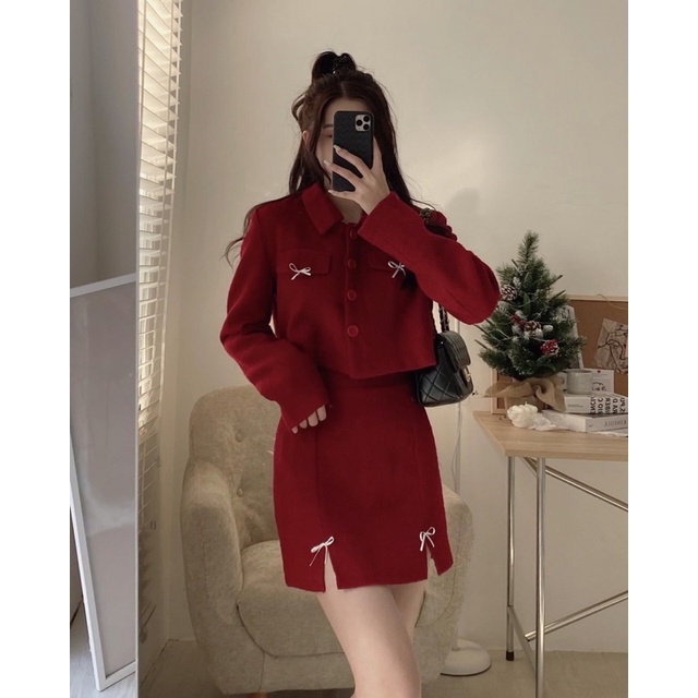 SET DẠ TWEED ÁO KHOÁC DÁNG CROPTOP MIX CHÂN VÂY XẺ TÀ ĐÍNH NƠ KÈM MŨ NỒI SDTAKC