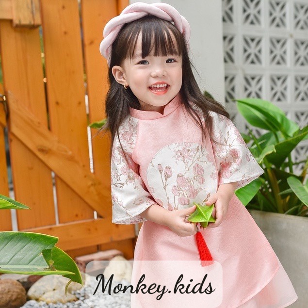 Set áo dài bé gái phối gấm hoa đào 2 mầu đỏ hồng ,sét áo dài trẻ em MONKEY KIDS full size
