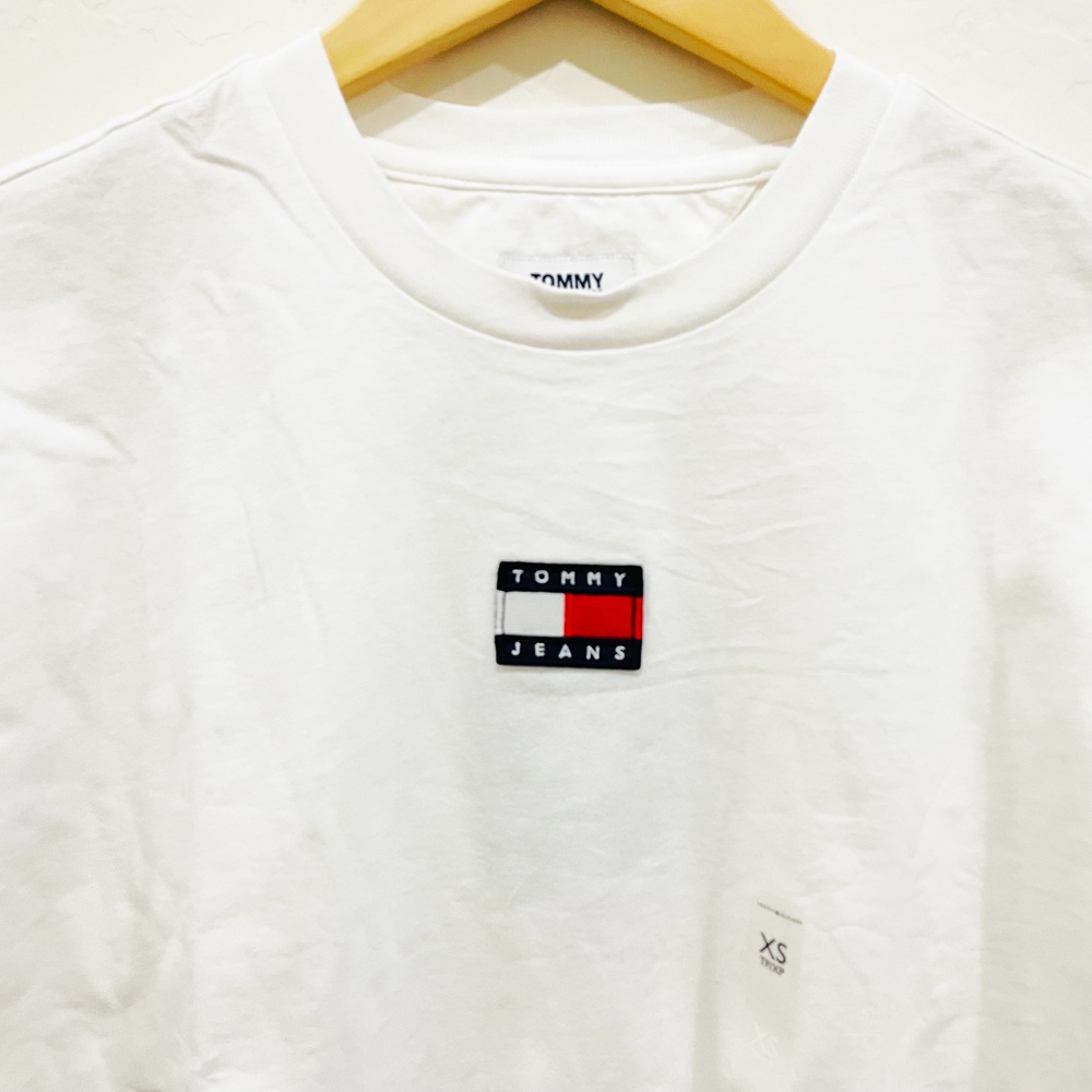 Áo thun tay dài nữ Tommy Jeans Recycled Tommy Badge Long-Sleeve