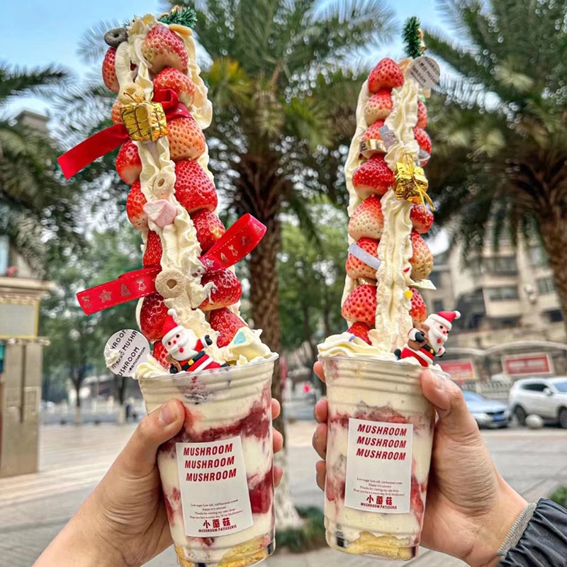 Bộ Phụ Kiện Cắm Trang Trí Bánh Kem Sinh Nhật Hình Trái Dâu Mặt Cười Dễ Thương