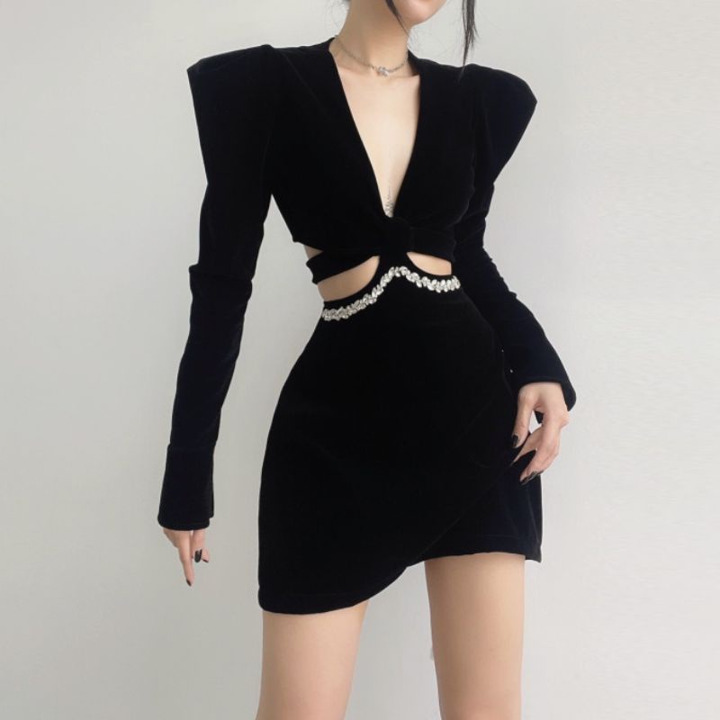 QUINCE DRESS / ĐẦM XÒE TAY DÀI CUT OUT EO XOÀI NON