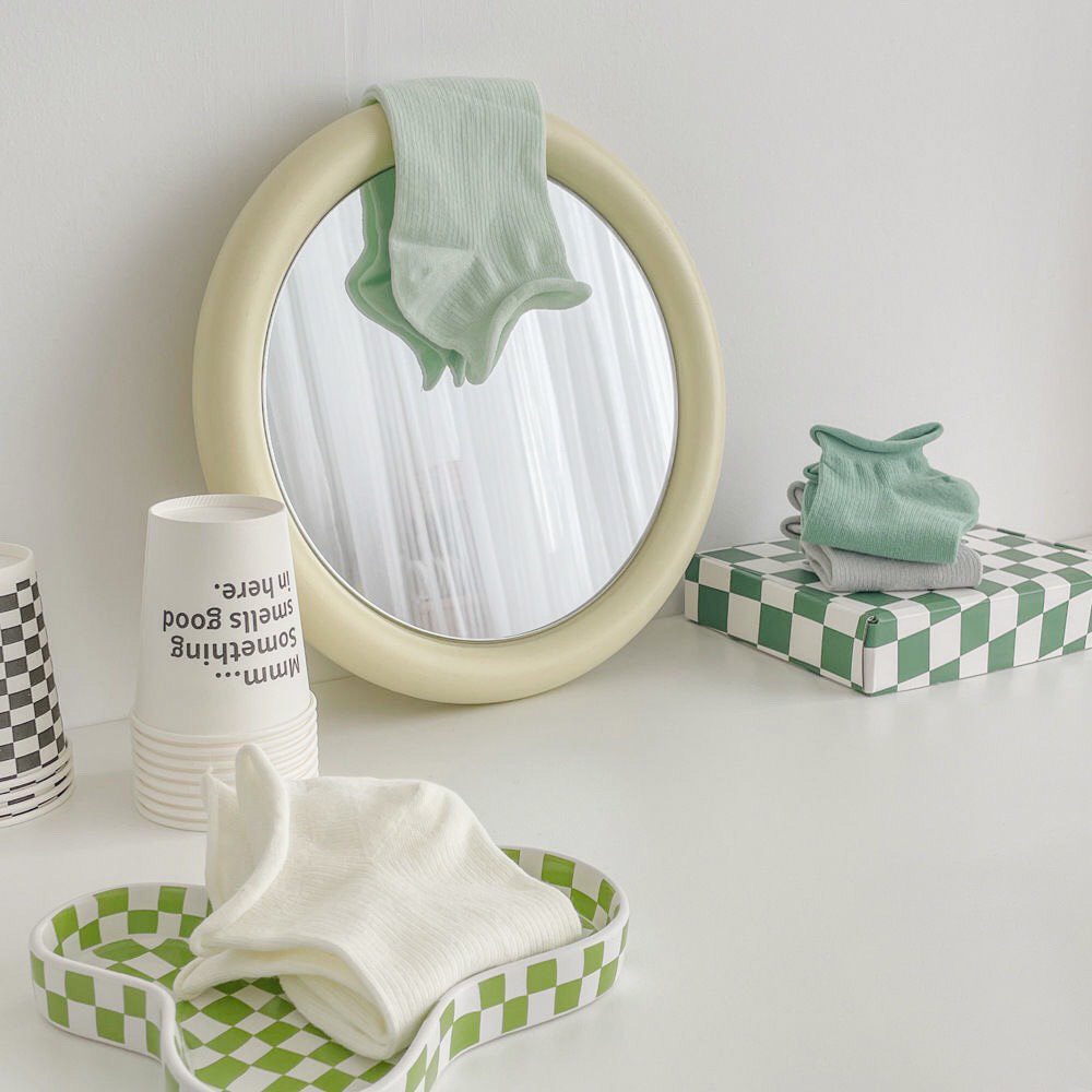 Tất nữ cổ ngắn trơn màu, kiểu dáng basic, phong cách trẻ trung, chất liệu thoáng mát, thấm hút mồ hôi