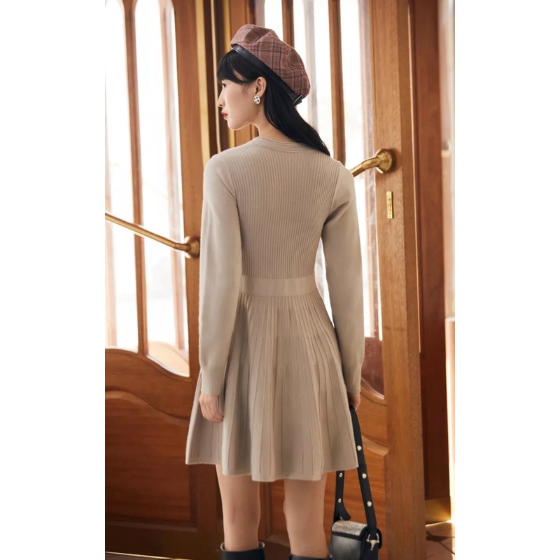 Đầm len dệt kim Veromoda - Veromoda women vintage pleated knit dress