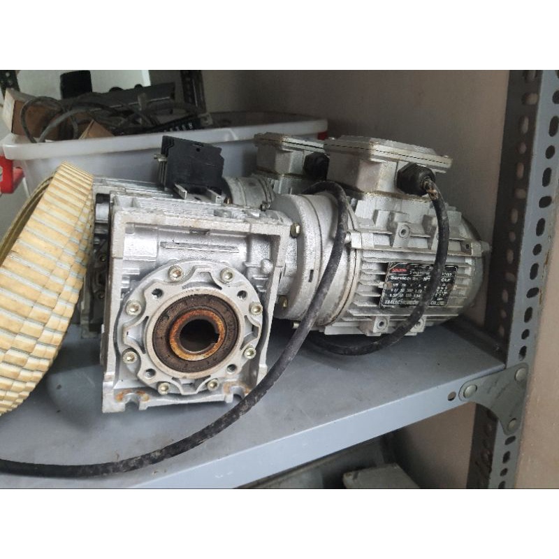Động cơ motor hộp số 3 pha 380/220v tỉ lệ 1/20 cốt âm