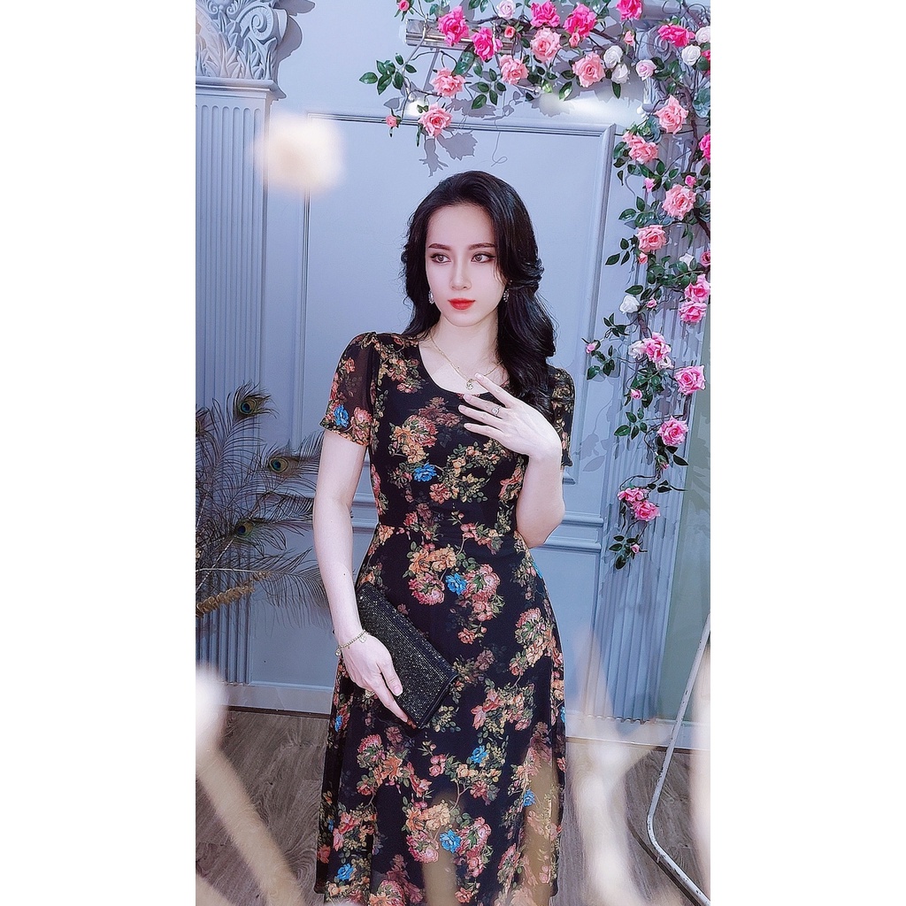 Đầm xòe voan hoa cổ tròn Da1523 . Vải voan hàn mềm mát, nền đen hoa 3D.