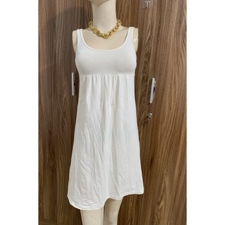Váy trắng có sẵn mút (áo ngực )size S-M thanh lý